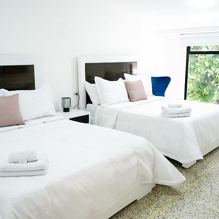 Hotel Casa Luna 쿠쿠타 외부 사진
