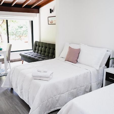 Hotel Casa Luna 쿠쿠타 외부 사진
