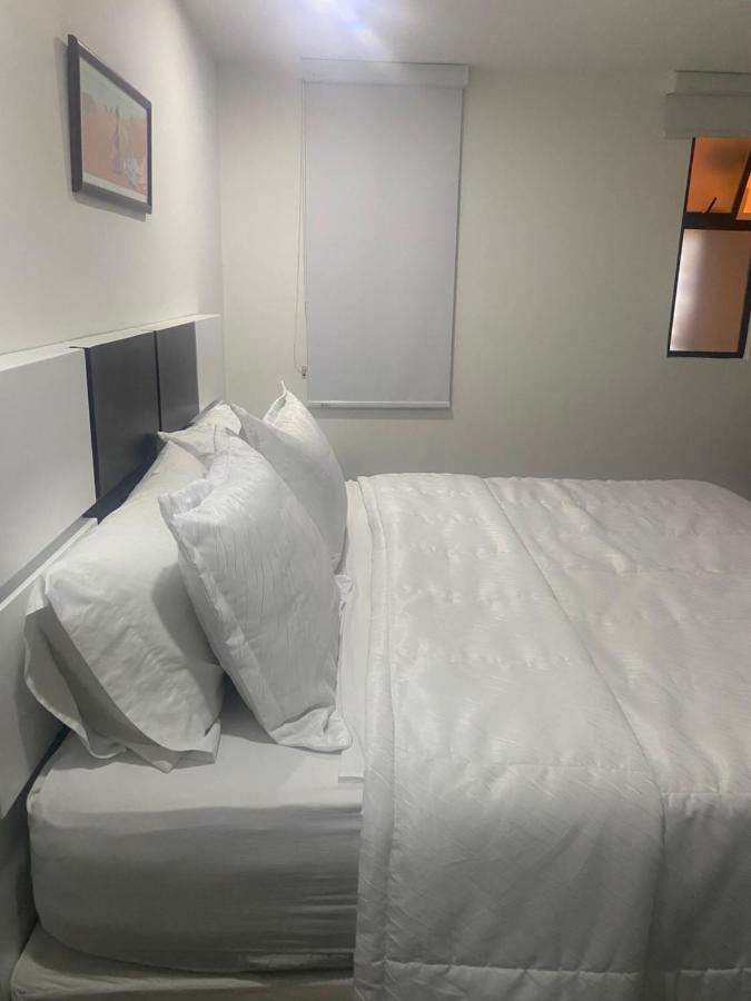 Hotel Casa Luna 쿠쿠타 외부 사진