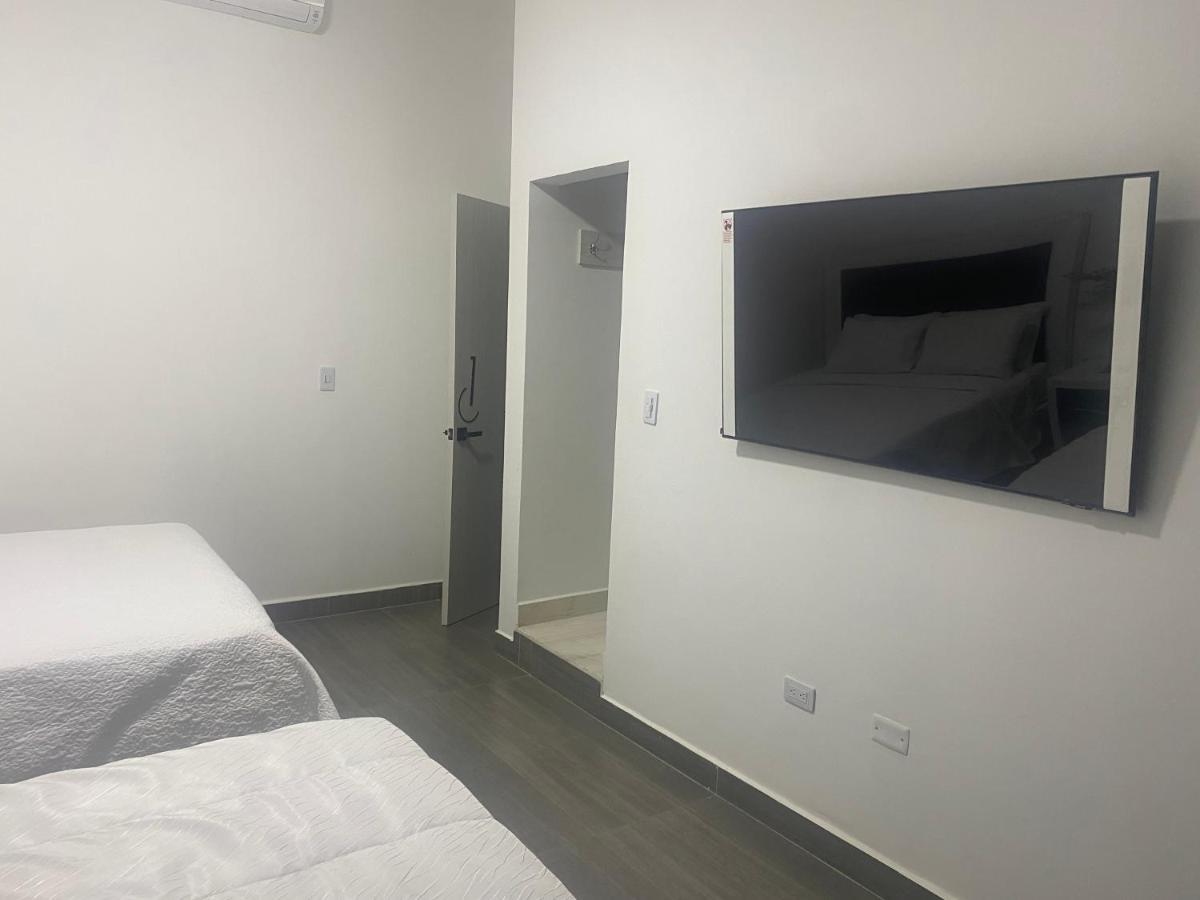 Hotel Casa Luna 쿠쿠타 외부 사진