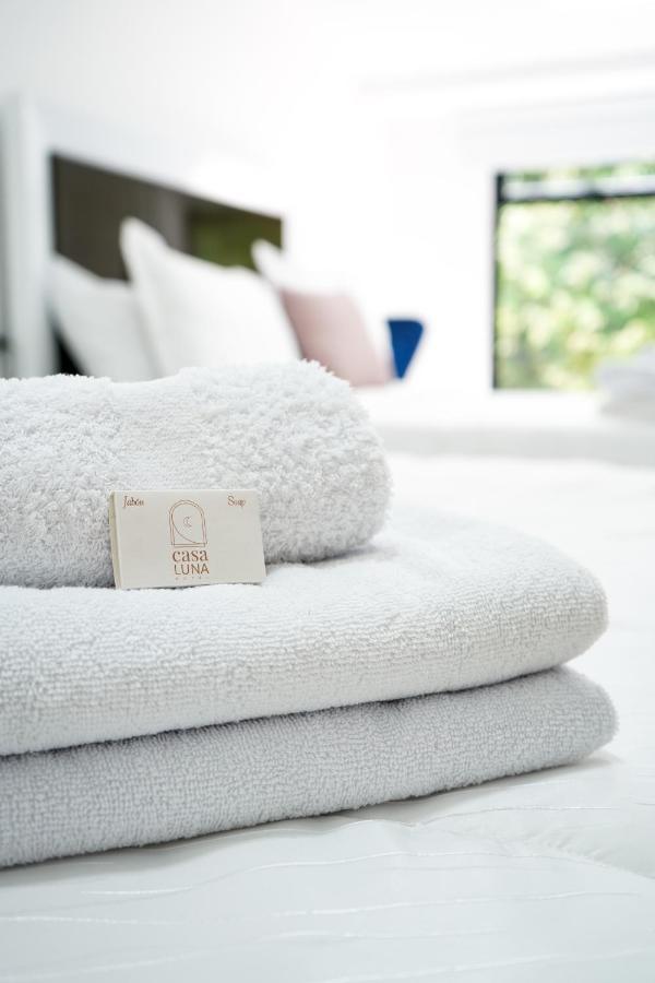 Hotel Casa Luna 쿠쿠타 외부 사진