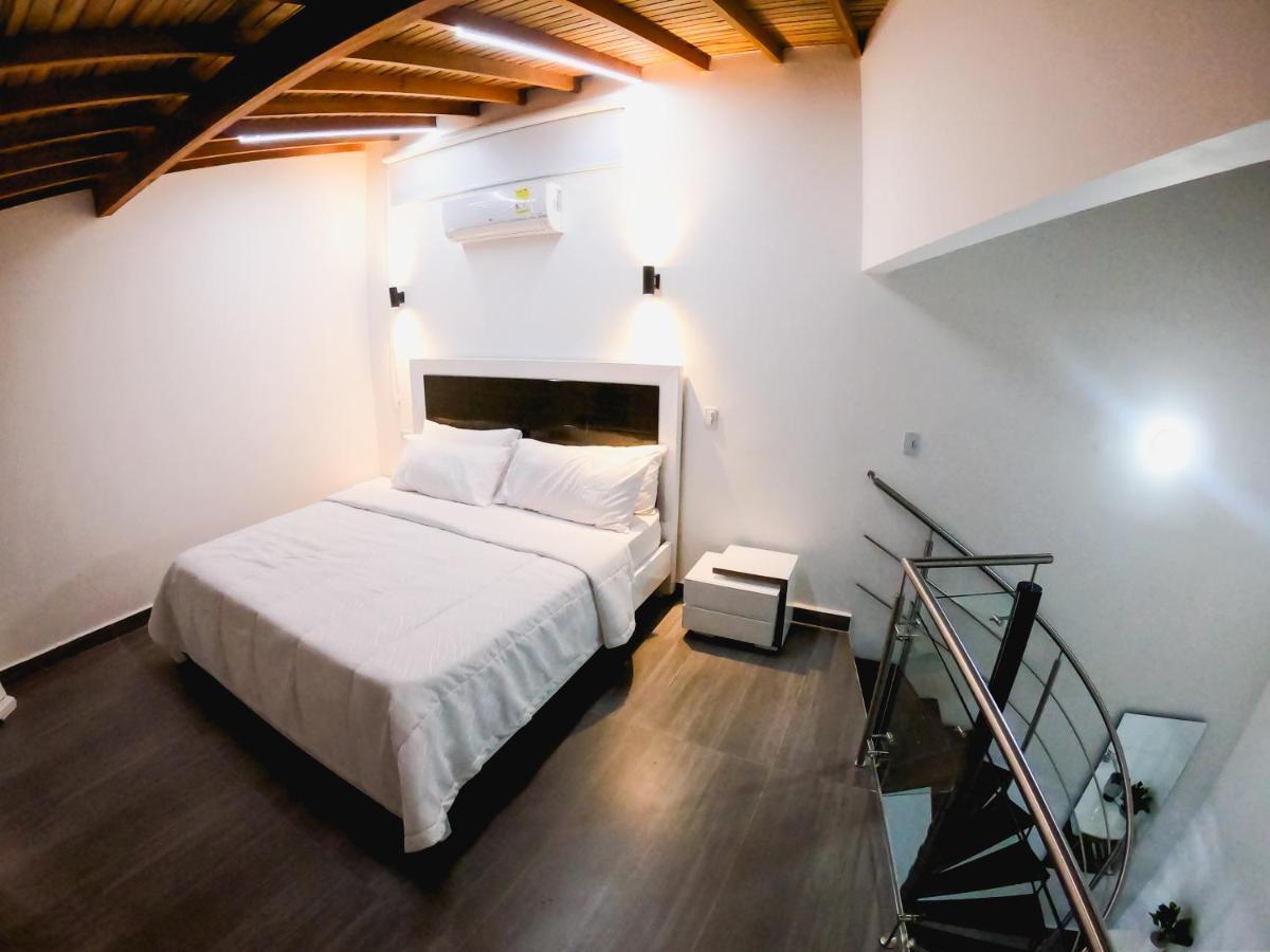 Hotel Casa Luna 쿠쿠타 외부 사진