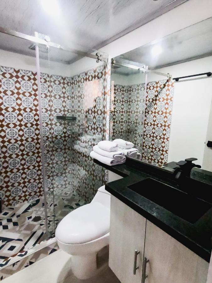Hotel Casa Luna 쿠쿠타 외부 사진